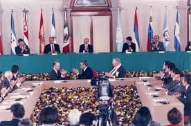 El Salvador en Transición