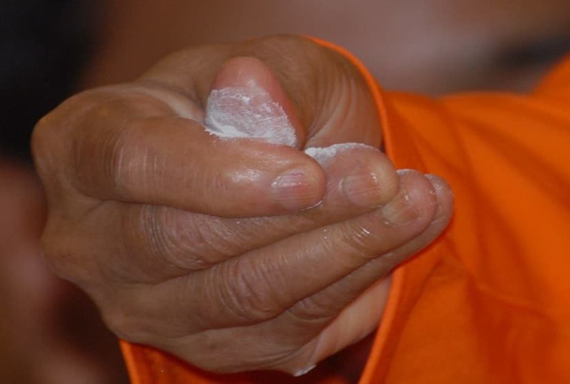 CONFERENCIA DEL FILÓSOFO HÉCTOR OMAD EN FIRMAT (19/04/2014)