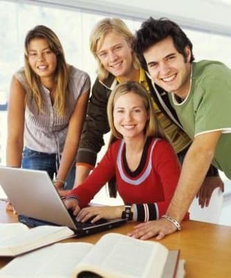 Latinos  con  una  Mision