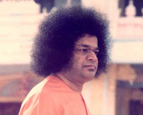 SAI BABA "EL HOMBRE MILAGROSO"